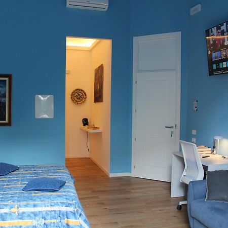Falstaff Rooms & Suites ปาแลร์โม ภายนอก รูปภาพ