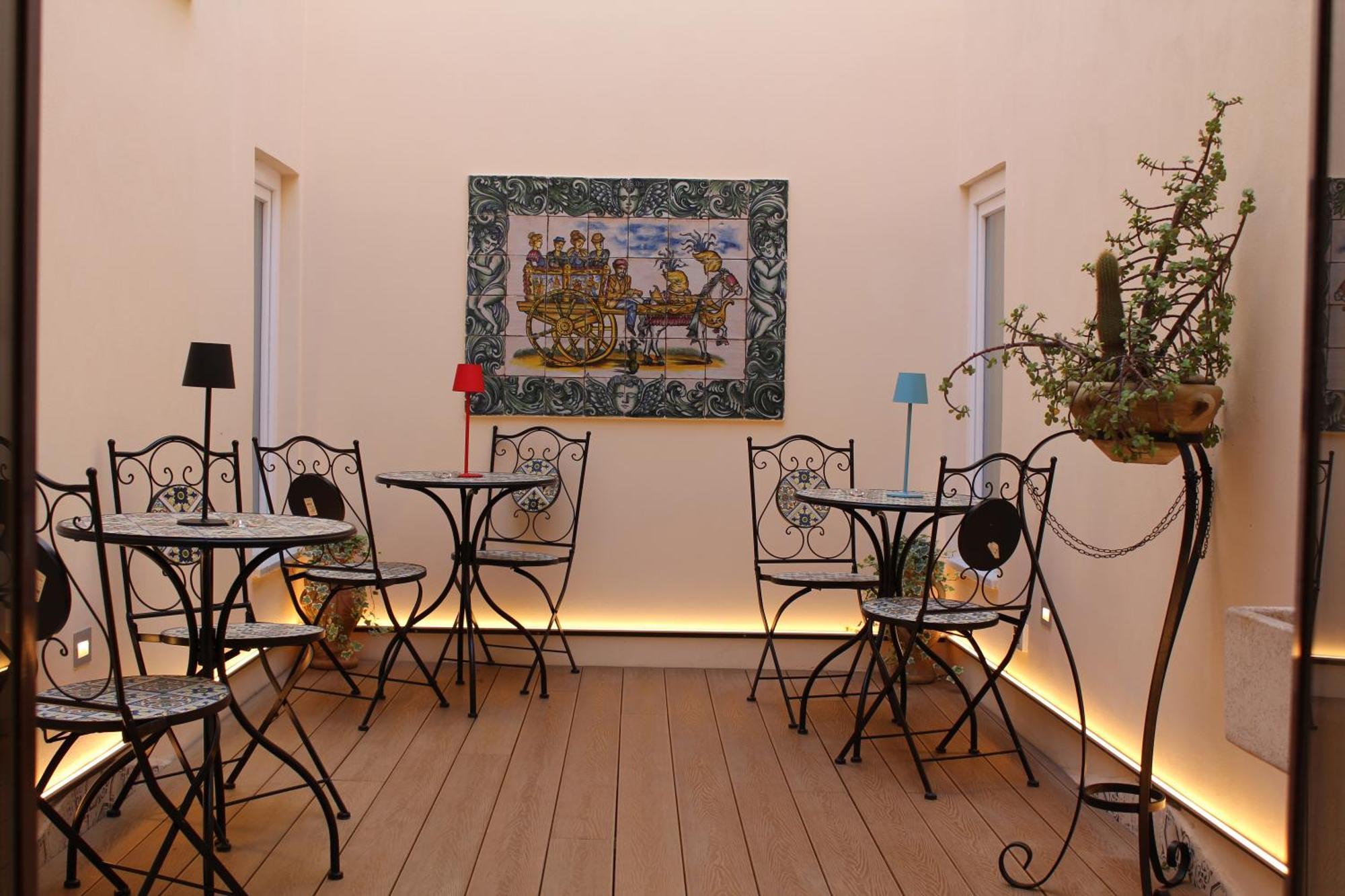 Falstaff Rooms & Suites ปาแลร์โม ภายนอก รูปภาพ