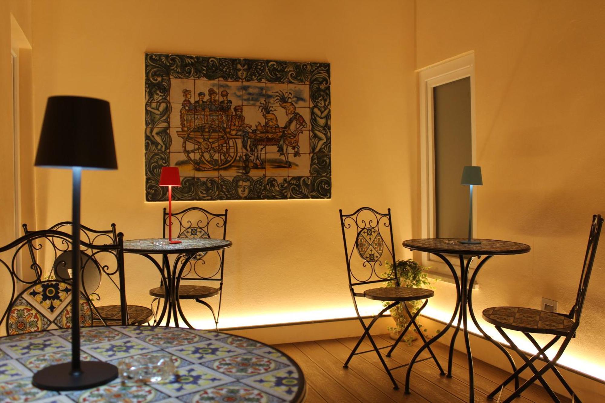 Falstaff Rooms & Suites ปาแลร์โม ภายนอก รูปภาพ