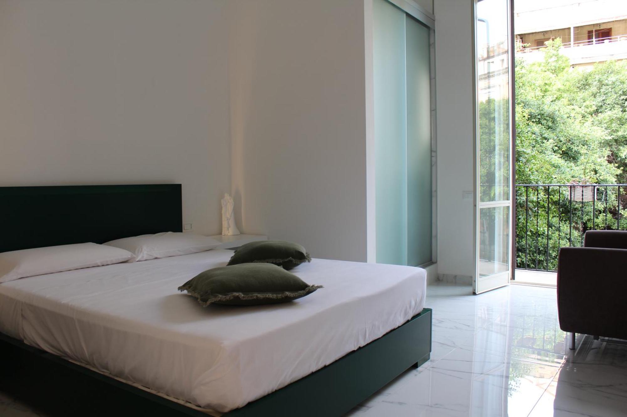Falstaff Rooms & Suites ปาแลร์โม ภายนอก รูปภาพ