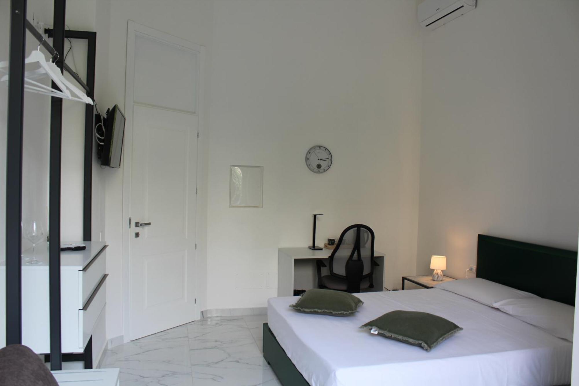 Falstaff Rooms & Suites ปาแลร์โม ภายนอก รูปภาพ