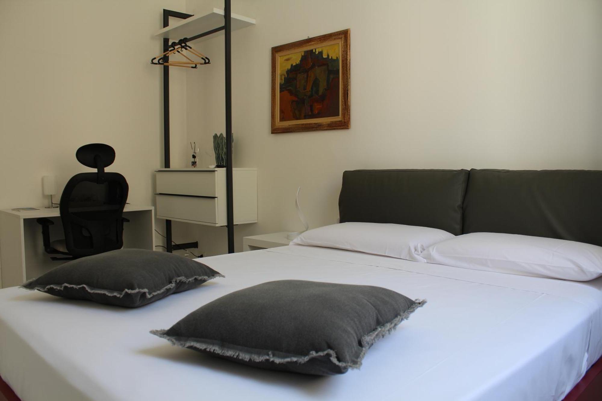 Falstaff Rooms & Suites ปาแลร์โม ภายนอก รูปภาพ