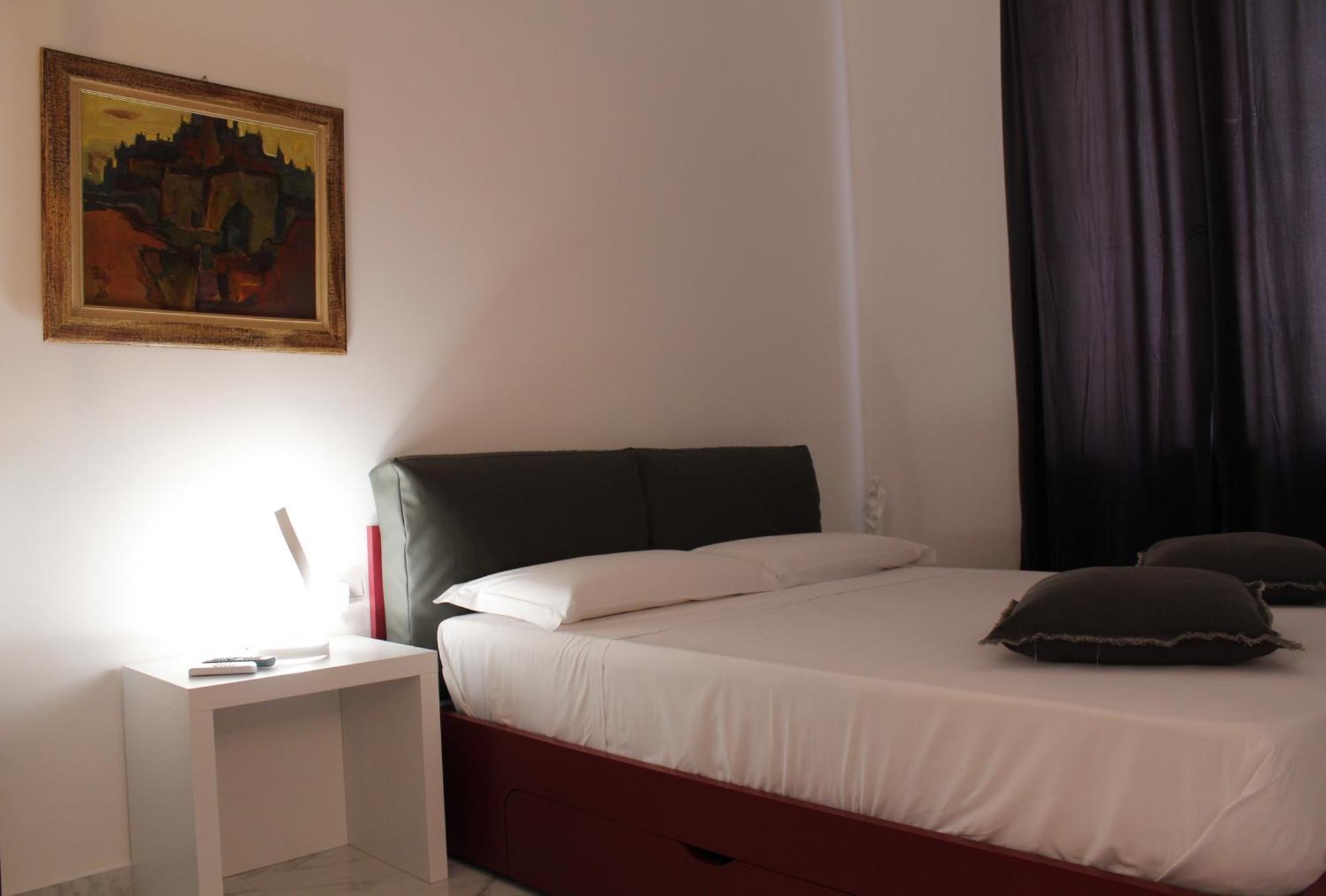 Falstaff Rooms & Suites ปาแลร์โม ภายนอก รูปภาพ